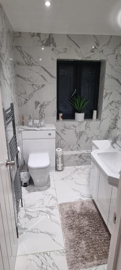 Beautiful Rooms With Free On Street Parking In Sydenham London Exterior photo