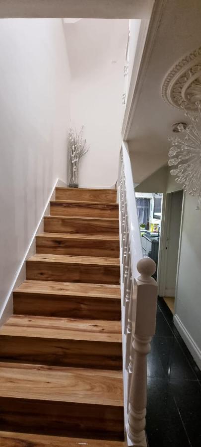Beautiful Rooms With Free On Street Parking In Sydenham London Exterior photo