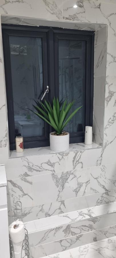 Beautiful Rooms With Free On Street Parking In Sydenham London Exterior photo