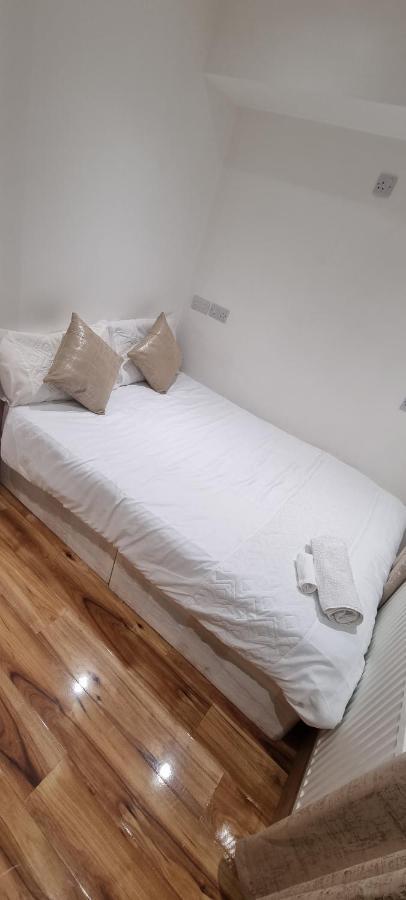 Beautiful Rooms With Free On Street Parking In Sydenham London Exterior photo